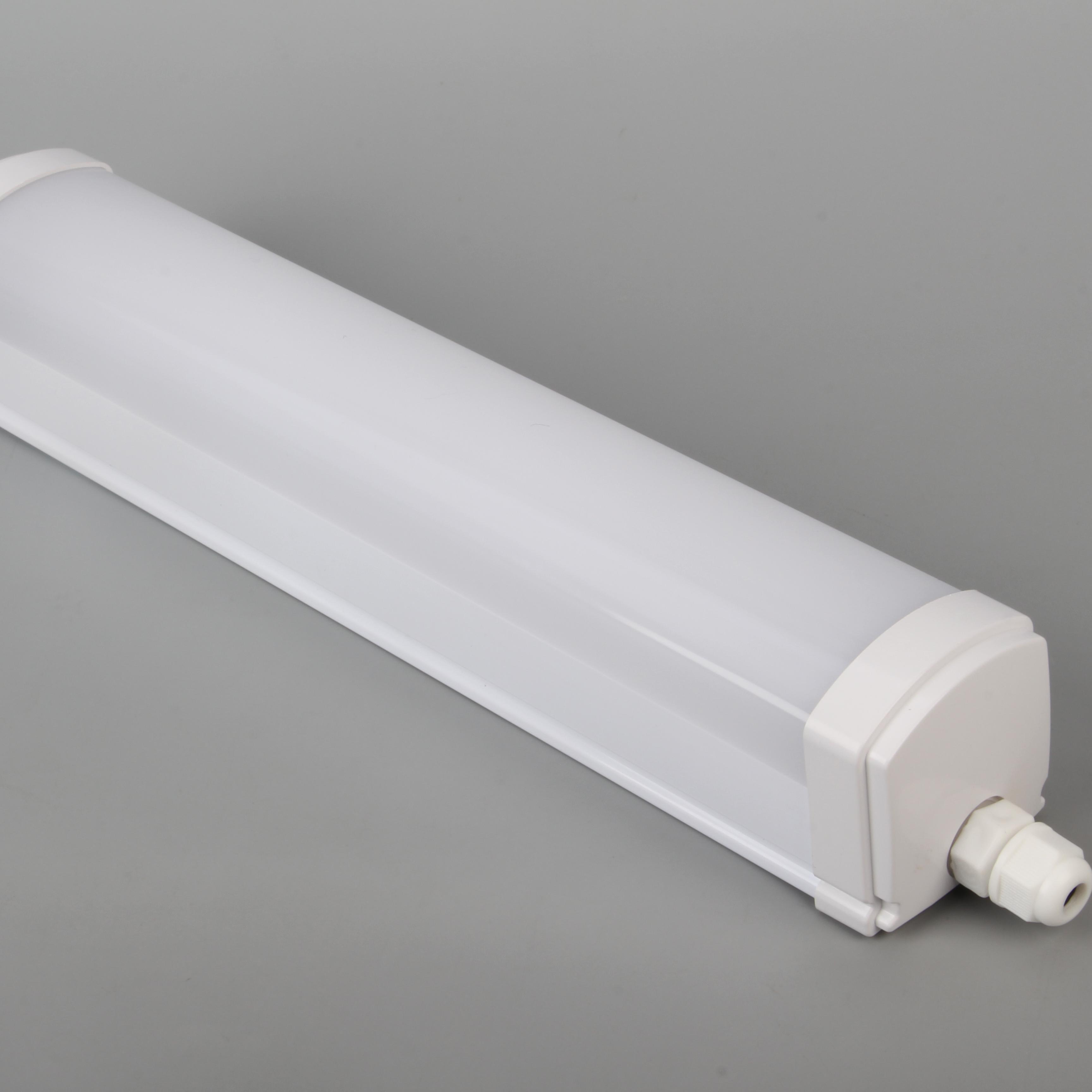 F02 Luz a prueba de tres