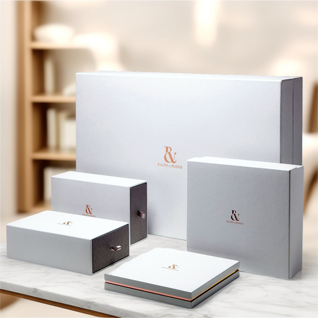 How to Choose the Right Material for Custom Logo Packaging