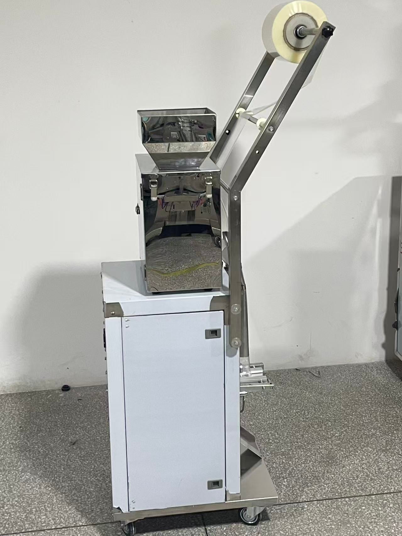 What is an Auto Seal Machine? Essential Features for Wholesale Buyers
