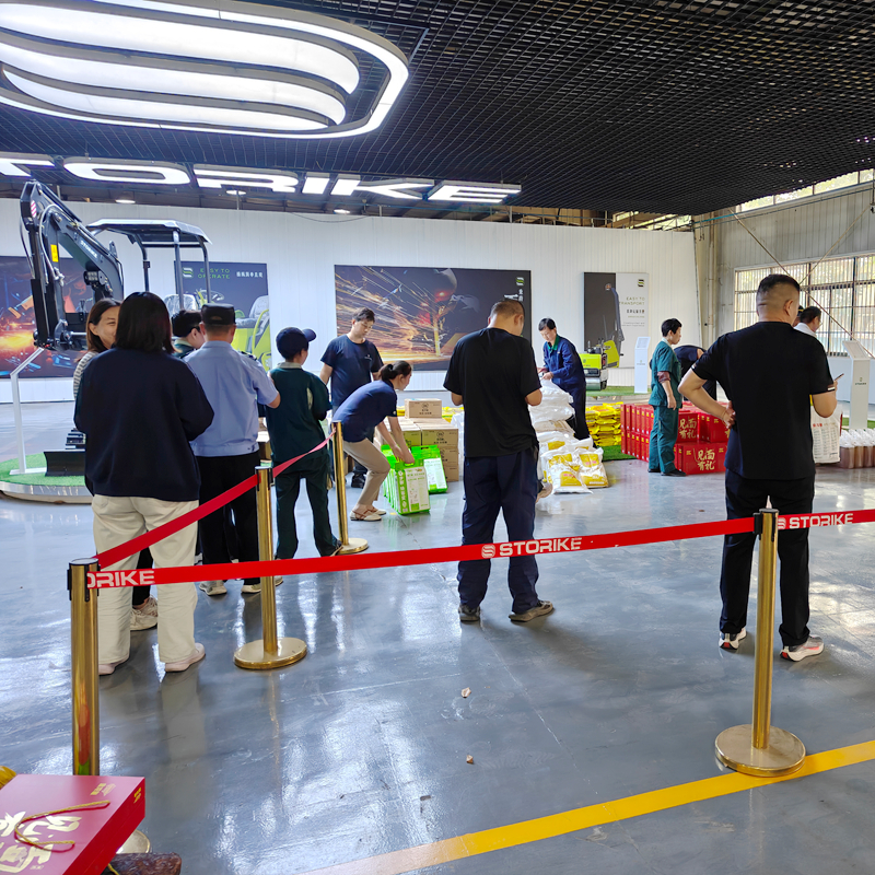 Warm Mid-Autumn Wishes | STORIKE Delivers Festival Gifts to Employees