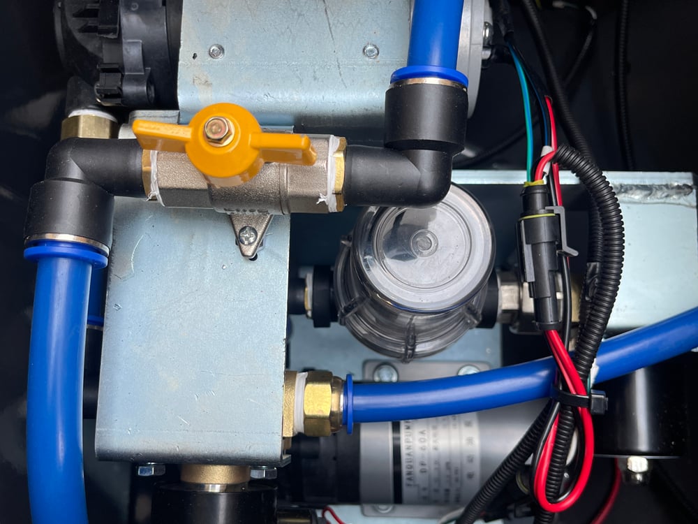 发动机仓Engine compartment.jpg