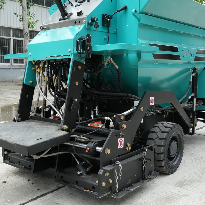 Asphalt paver (11).jpg