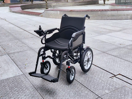 Baichen Analysis: How to Match Electric Wheelchair Materials and Batteries for Optimal Performance?