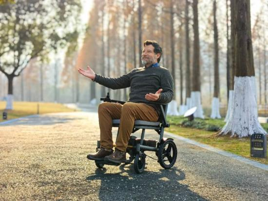 Baichen Materials Frontier: Lightweighting Technology Reshapes the Electric Wheelchair Landscape; Carbon Fiber and Magnesium Alloys Drive High-End Market Growth