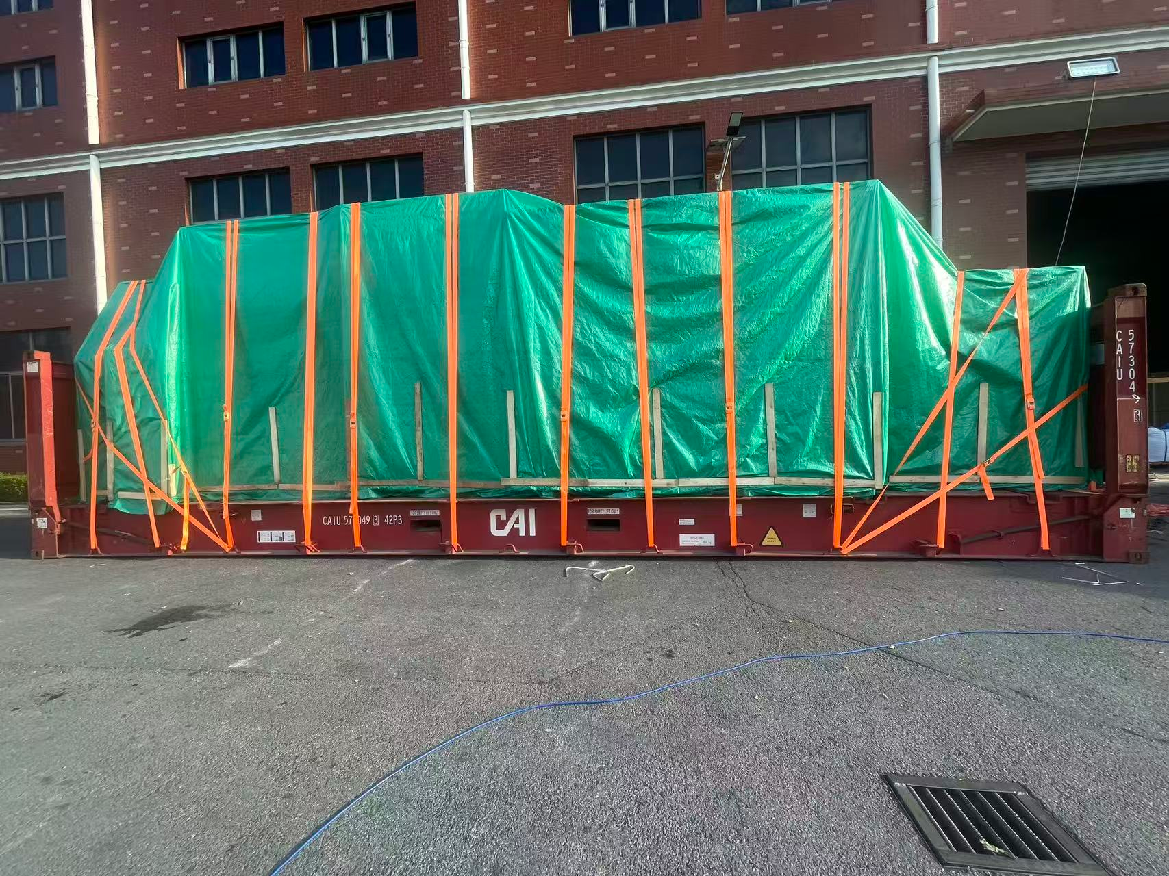 Shipment of Custom-Built 69-250 Large-Flow PSA Nitrogen Generator Packed on Flat-Rack Container