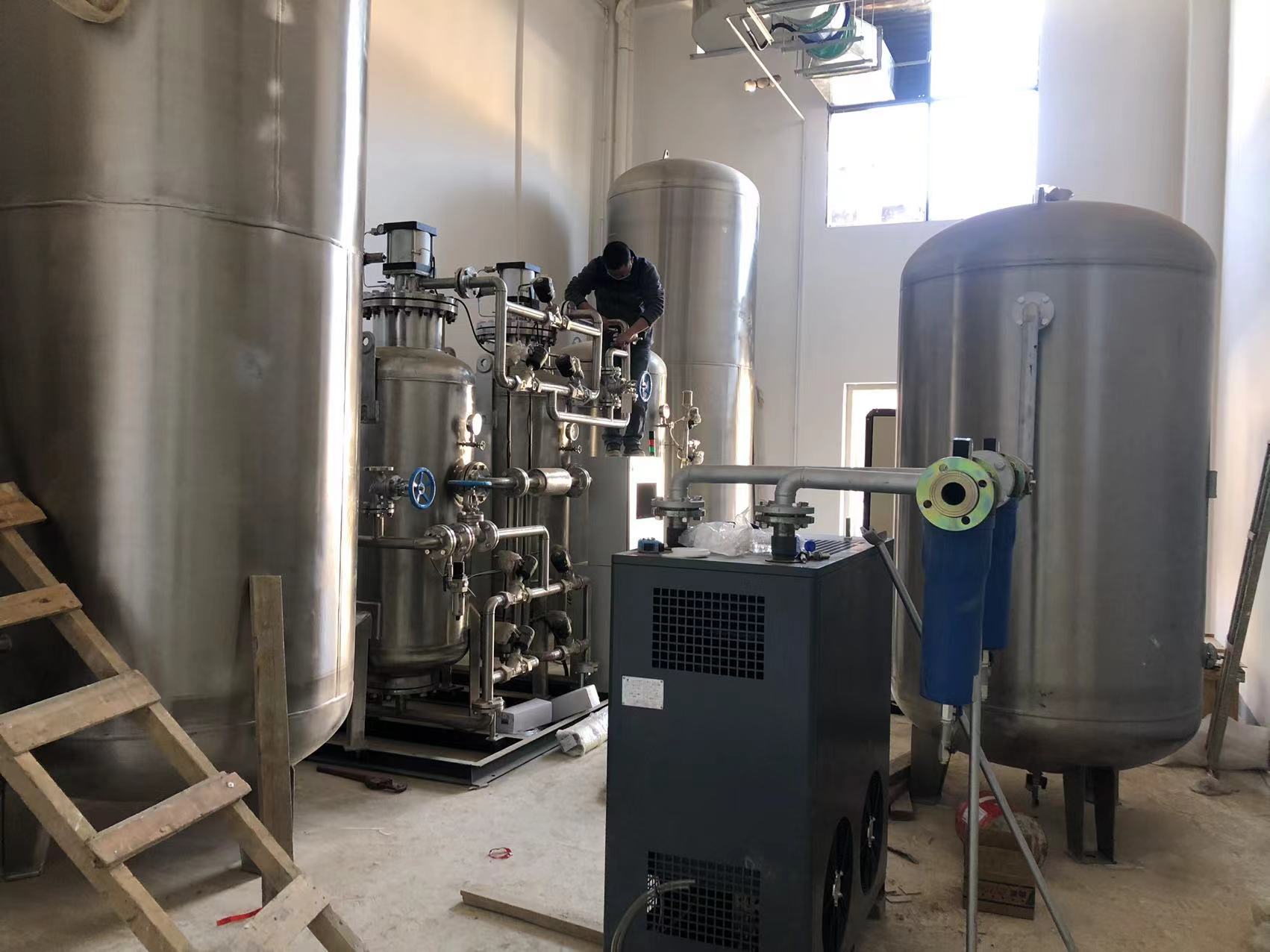 Membrane vs PSA: Practical Comparison of Nitrogen Generator Membrane System for Light Industry Use