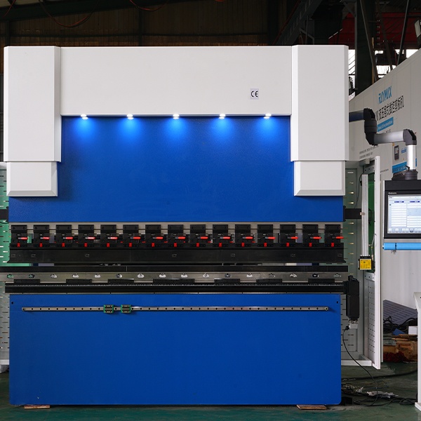 Maximizando a Eficiência com Prensas de Dobrar CNC na Manufatura Moderna