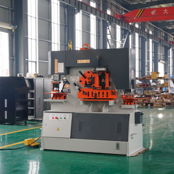 Controlando o Raio de Dobramento nas Operações de Ironworker