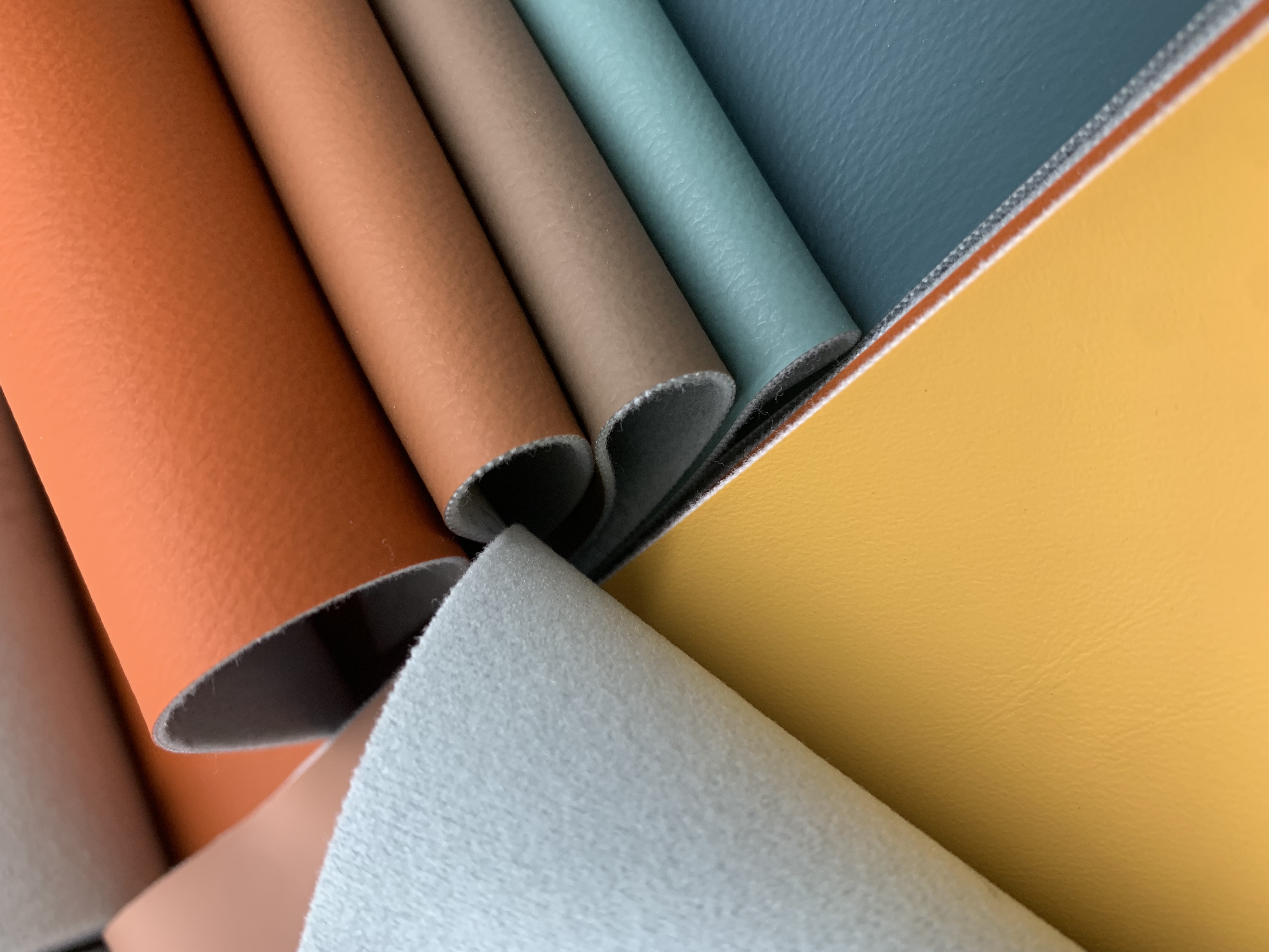 Solvent-free leather: the perfect combination of environmental protection and quality