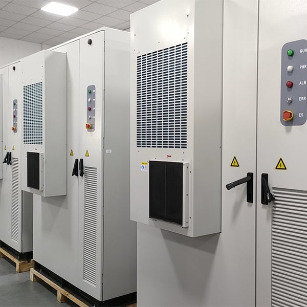 The dock operation is uninterrupted, and ISEMI industrial and commercial energy storage power is abundant