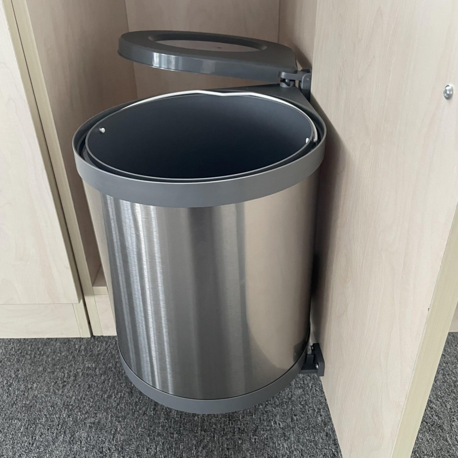Pull Out Trash Can 10L or 15L PP Bin, SS Frame, Door-Mounted for Sink Base