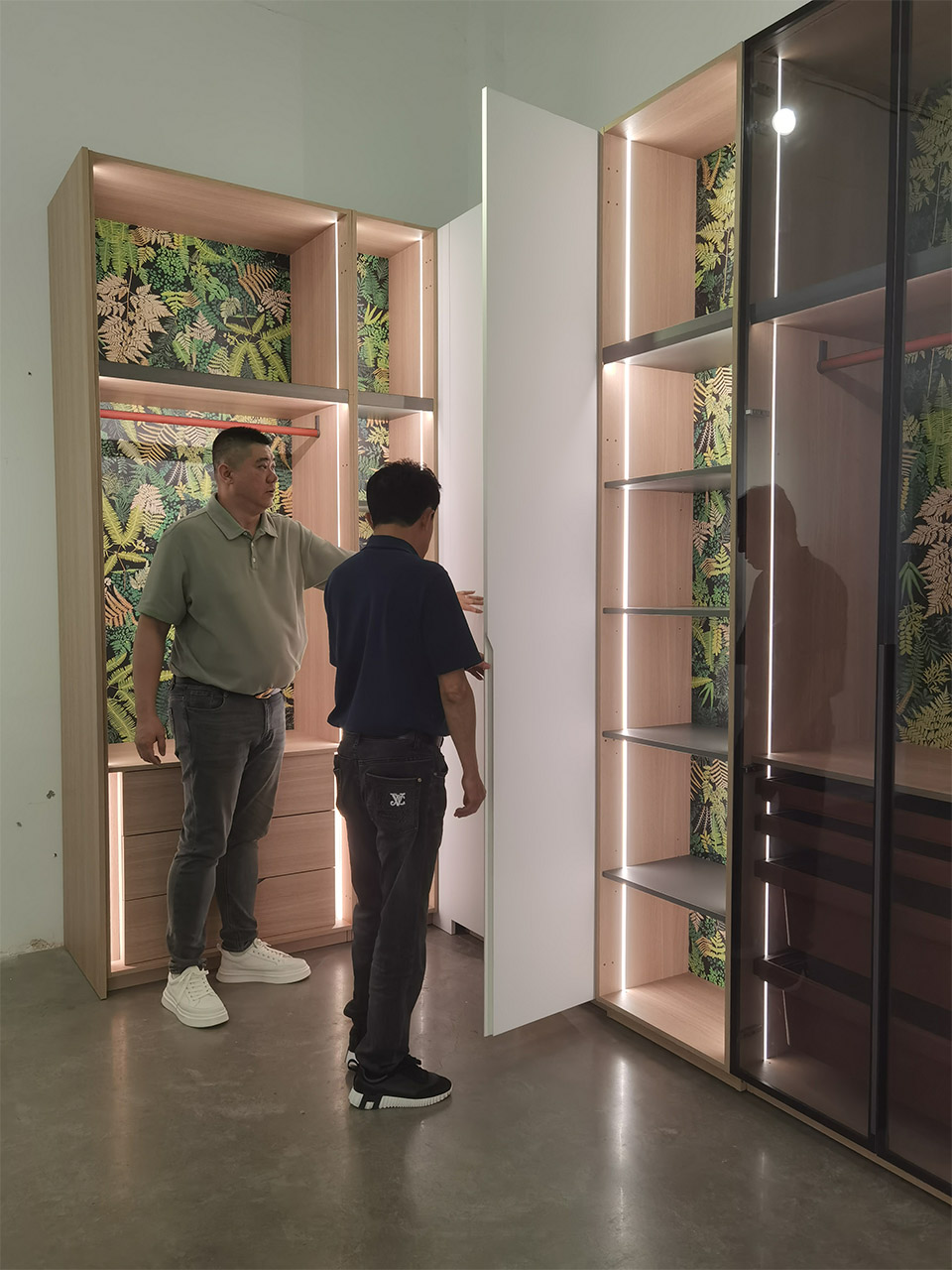 Top Bay Area Kitchen & Bath Retailer Visits TY Storage for In-Depth Factory Tour