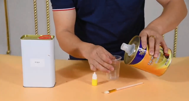 TB-9 Oil-based Gold Glue application