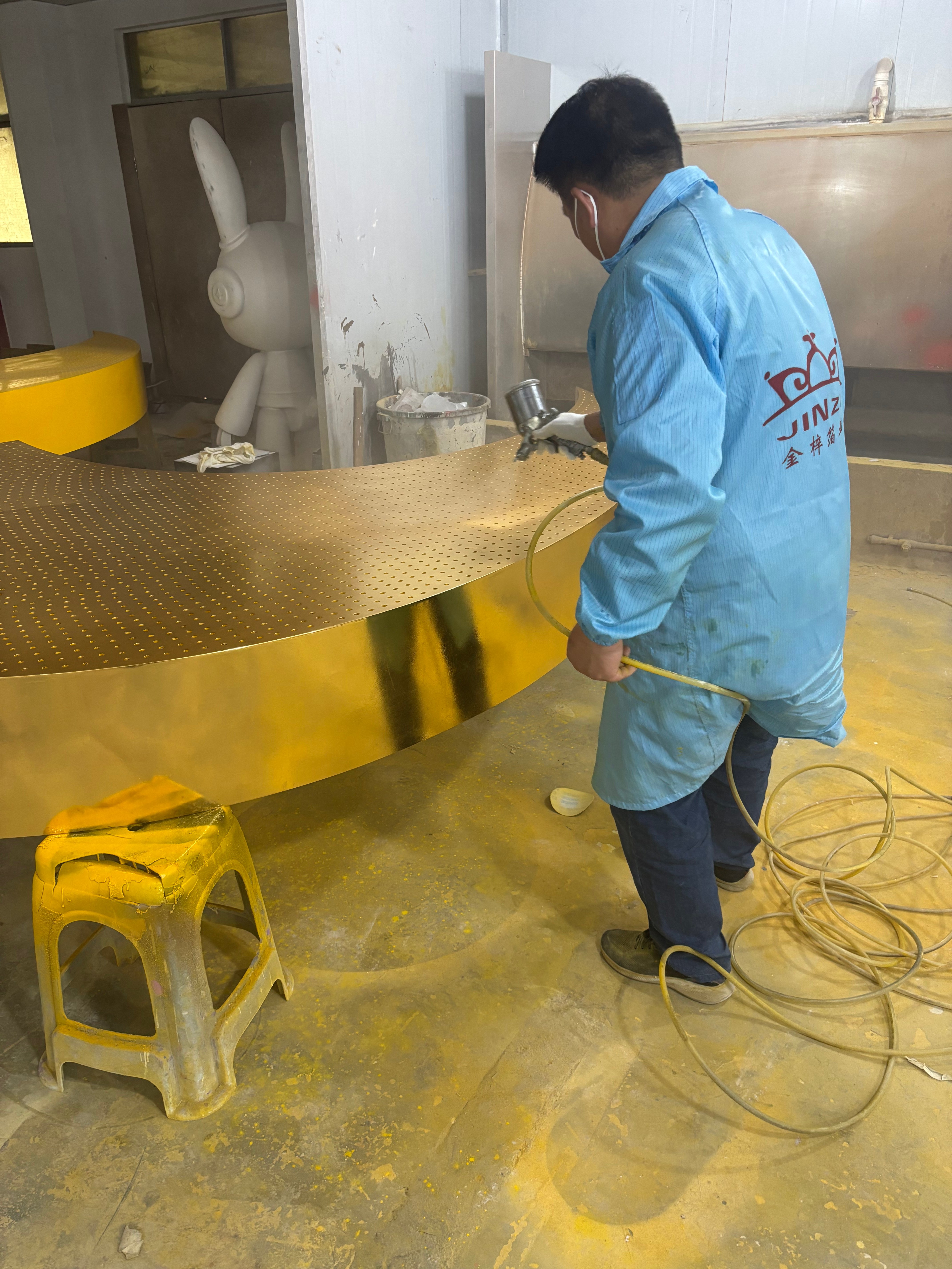 5.喷油性金箔保护面漆Oil-sprayable gold foil protective topcoat.jpg