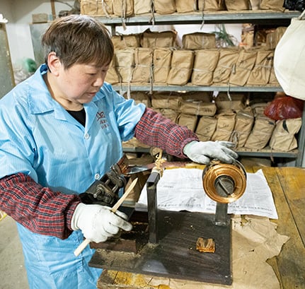 Cutting leaves