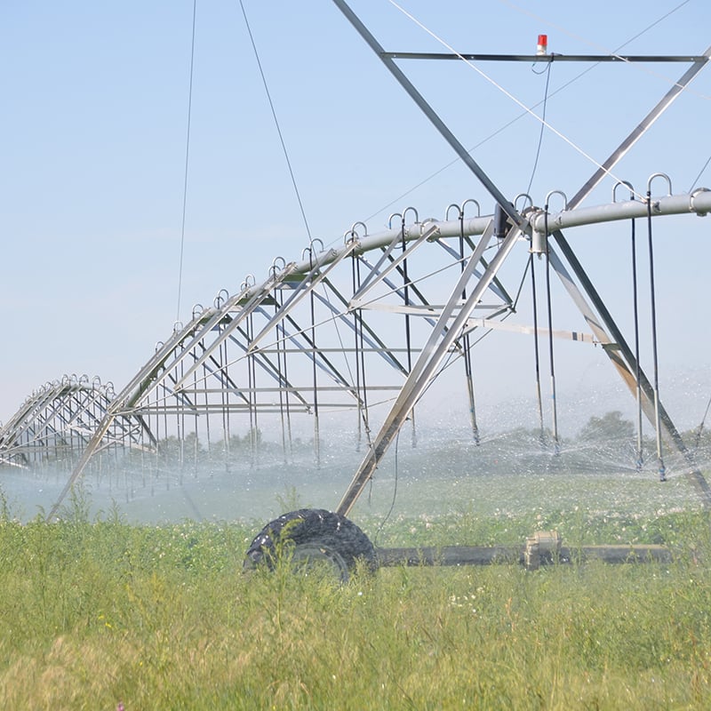 2 How to Choose the Best Center Pivot Irrigation System for Large Farms.jpg