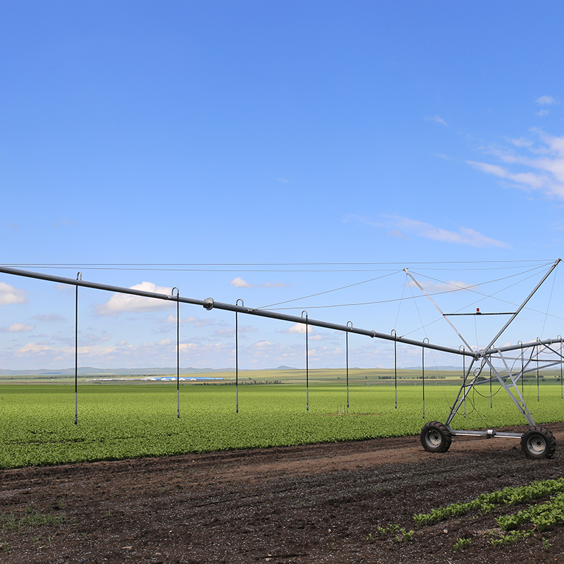 Maximiser l'efficacité et minimiser les dépenses avec les systèmes d'irrigation par pivot central