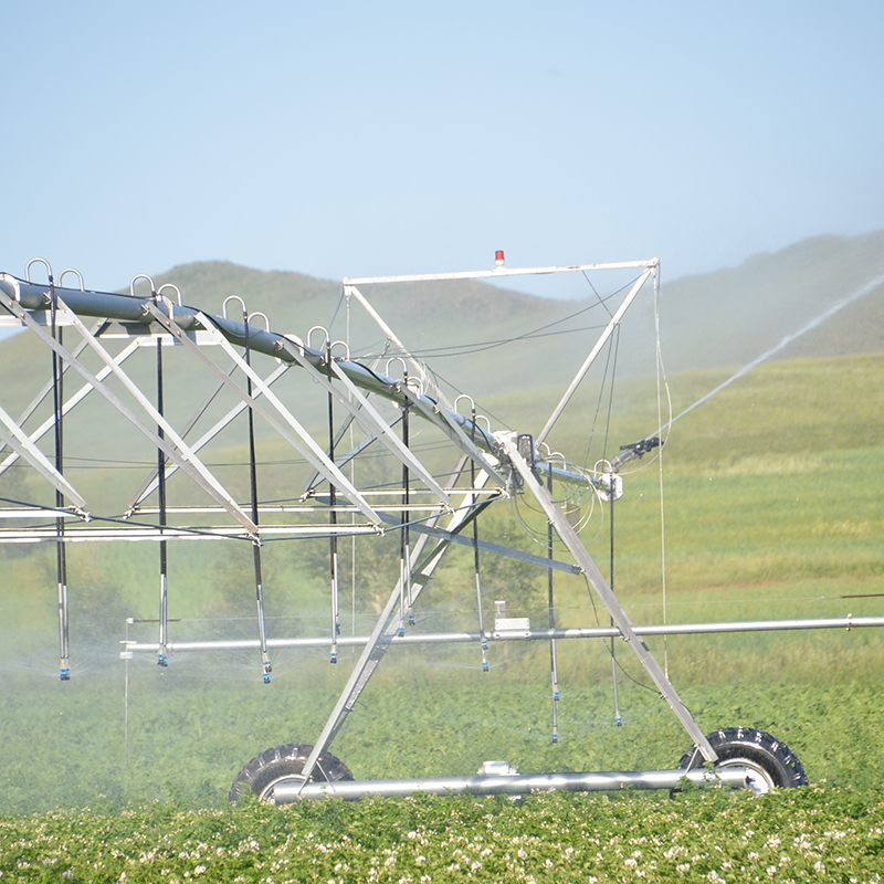 Prácticas de agricultura sostenible con pivotes de riego de Valley