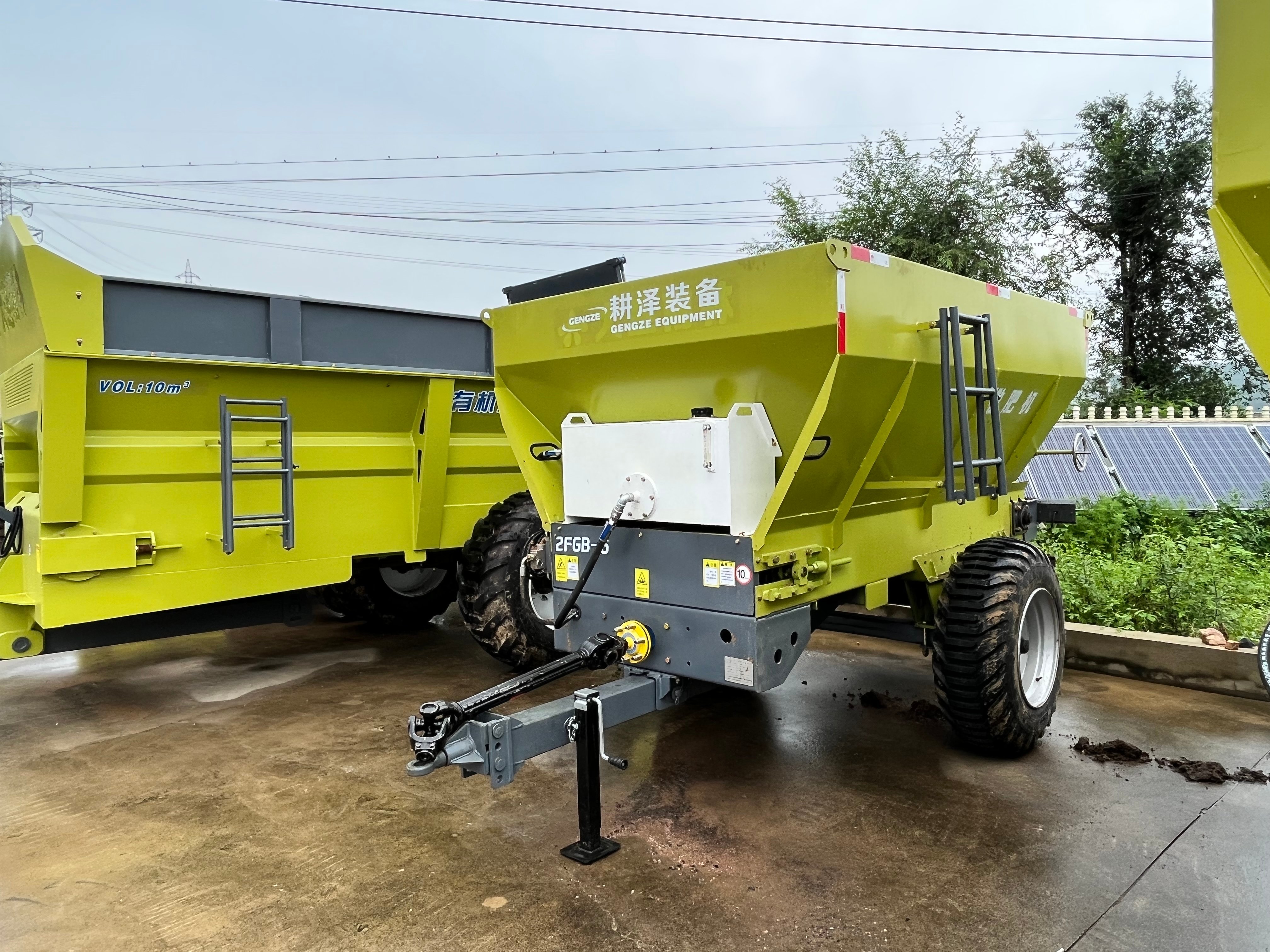 Application scenario photo 2FGB-6 Double-Disk Agricultural Fertilizer & Manure Spreader.jpg