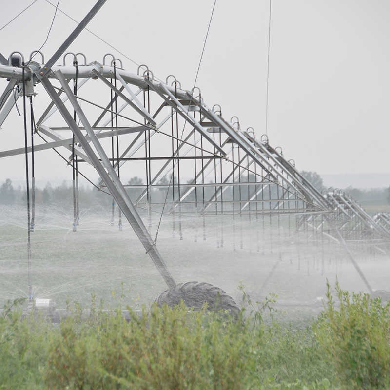Enhancing agricultural efficiency with advanced center pivot technology