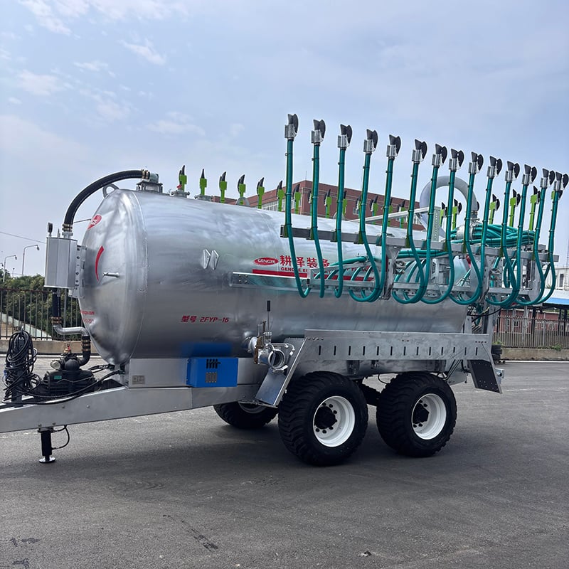 German Dairy Farm Optimizes Manure Application with GENGZE Slurry Tanker