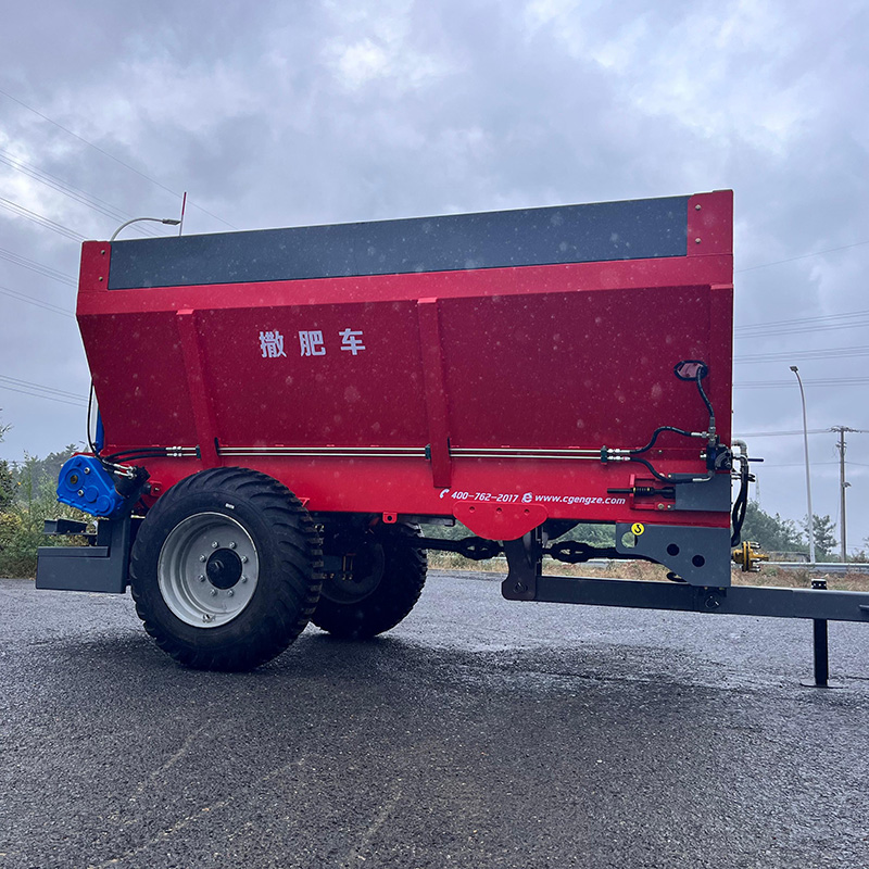 Environmental benefits of using a manure spreader to reduce pollution and runoff.