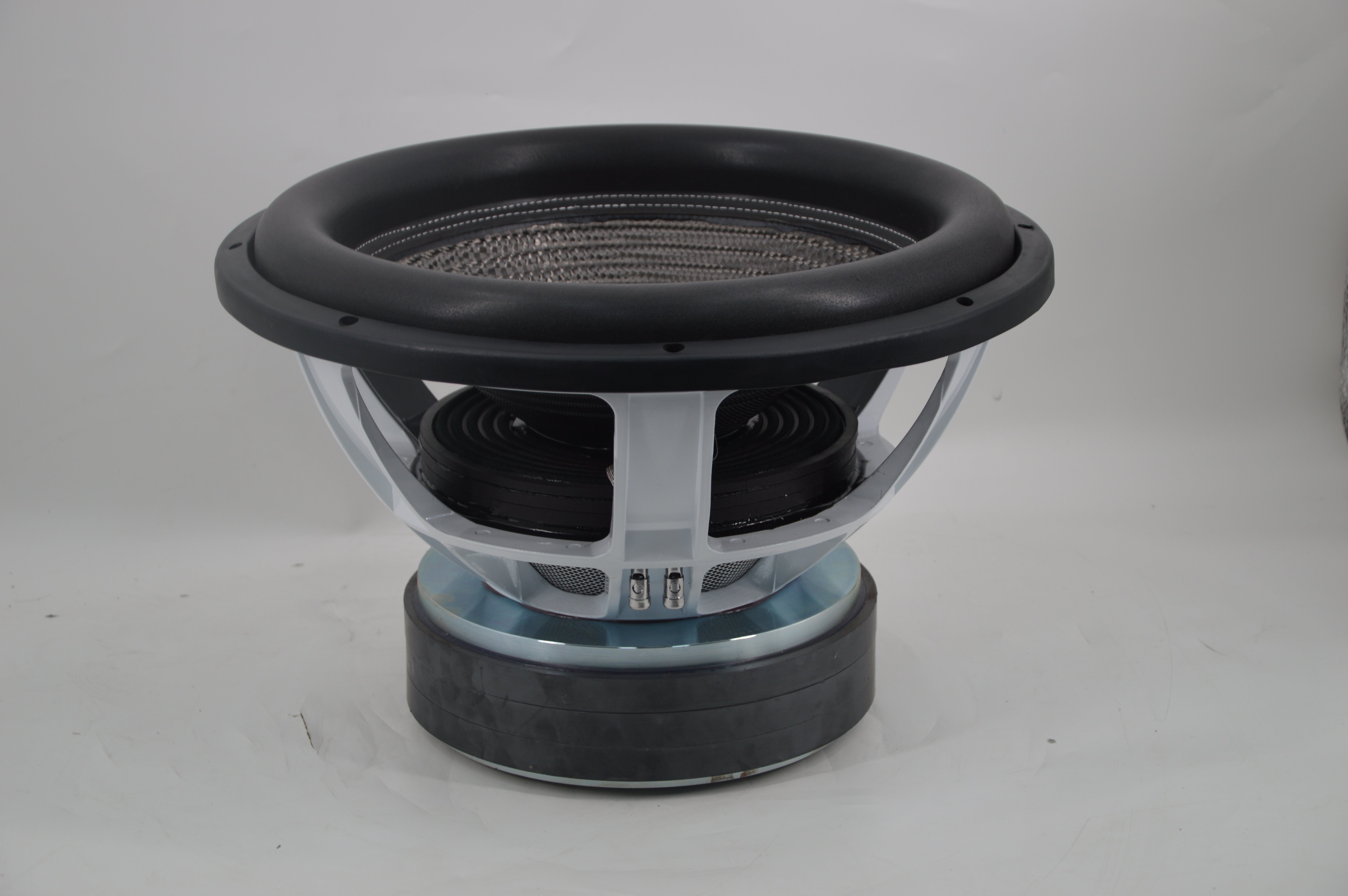 Subwoofer de Carrera para Automóvil de Alta Potencia 5000WRMS de 18 Pulgadas 4OHM 2OHM 1OHM con Cono de Carbón y Espuma alrededor CC 12V