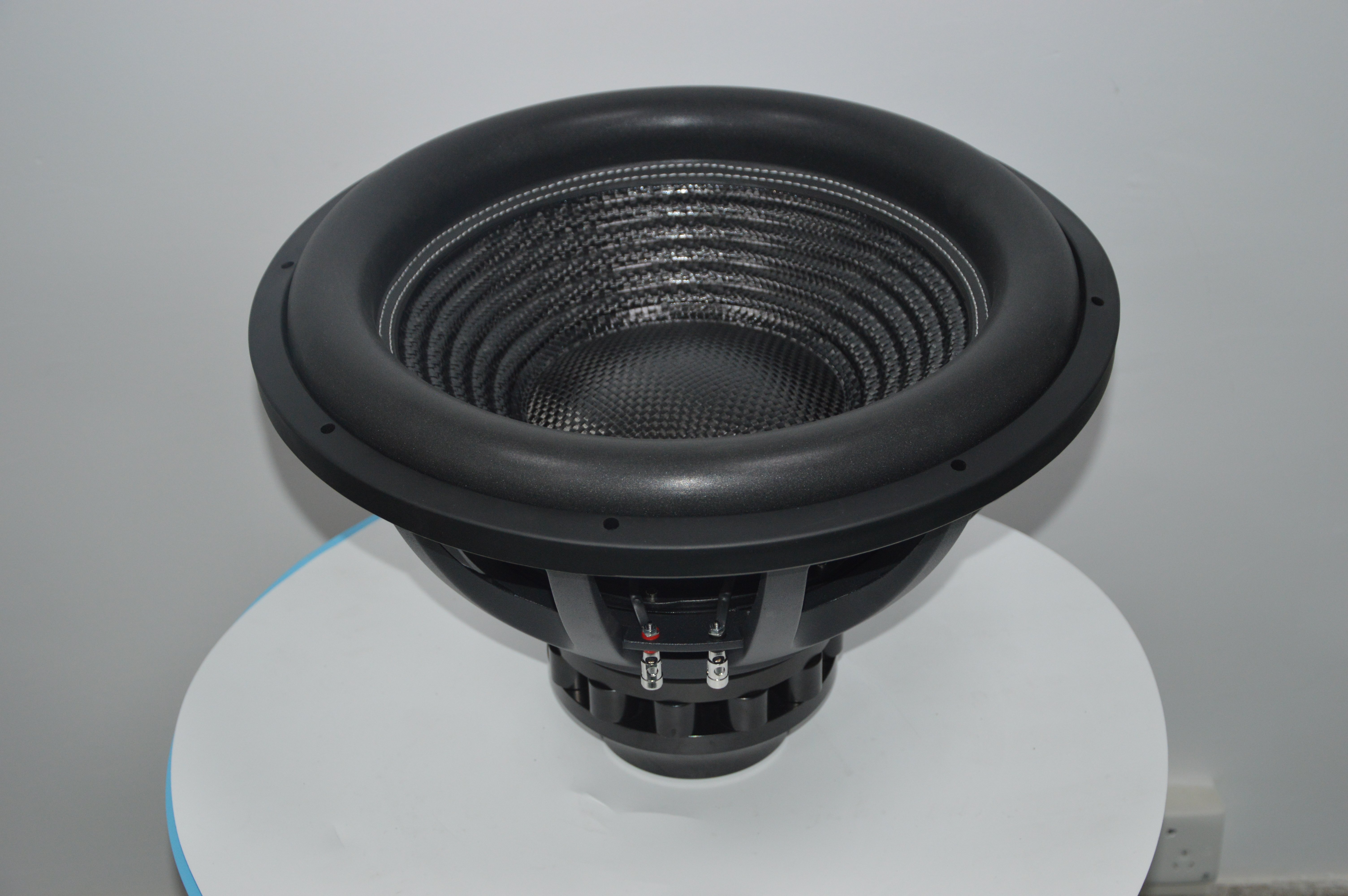 subwoofer de Automóvil de 18 Pulgadas Altavoz de Audio Dual 4 Ohmios 34HZ-500HZ Imán de Neodimio RMS 3000W MAX 6000W VC de 4 Pulgadas, Nuevo Modelo de Diseño 18100-039