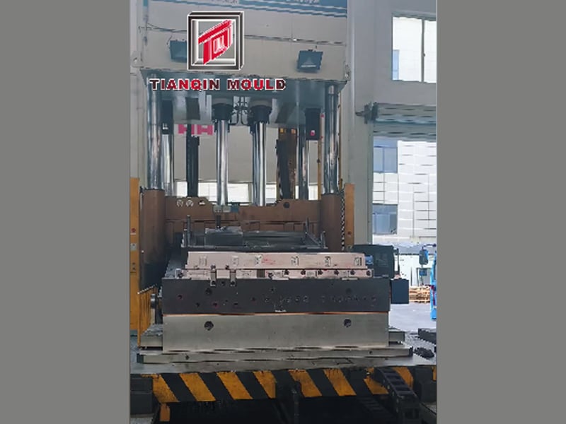 Một bước cần thiết đối với khuôn chậu SMC, đóng khuôn và điều chỉnh để đảm bảo khuôn có thể hoạt động tốt