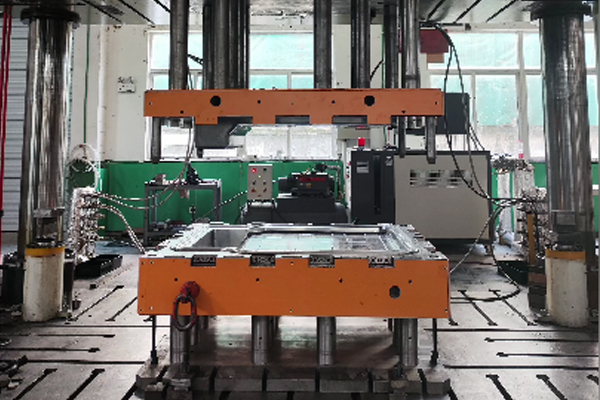 Fiberglass ve Rezine bileşik batarya kasaları kalıbı
