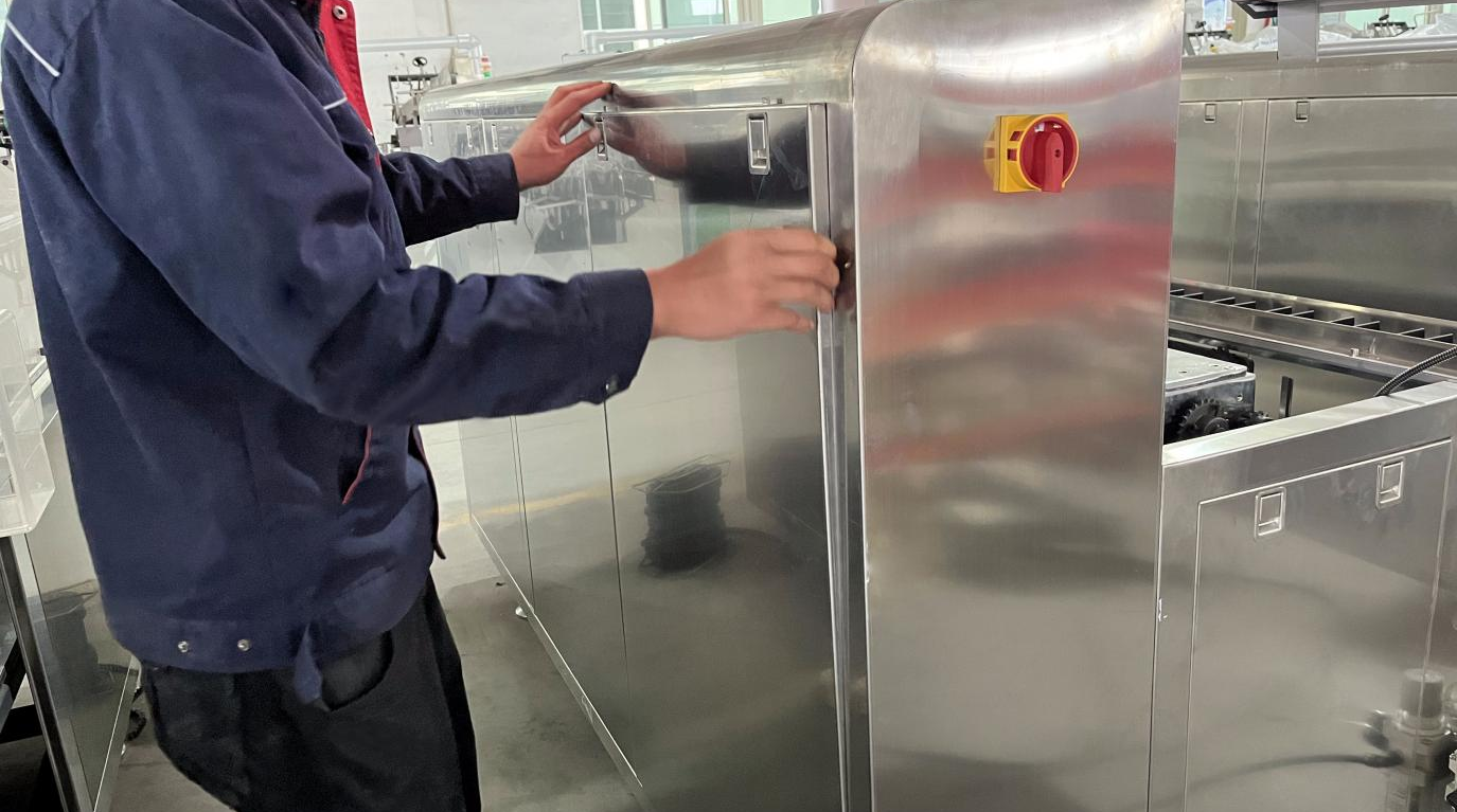 Stainless Steel 304 vs. Carbon Steel in Cartoning Machine Construction: A Material Selection Guide