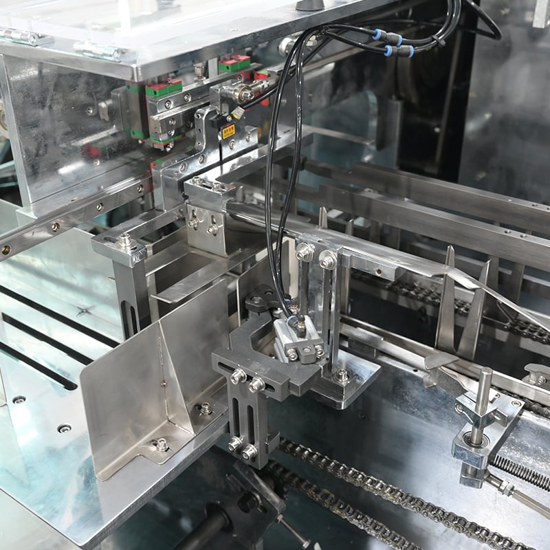 4、伺服推纸开侧耳  Servo Pusher with Side Lug Opening.JPG