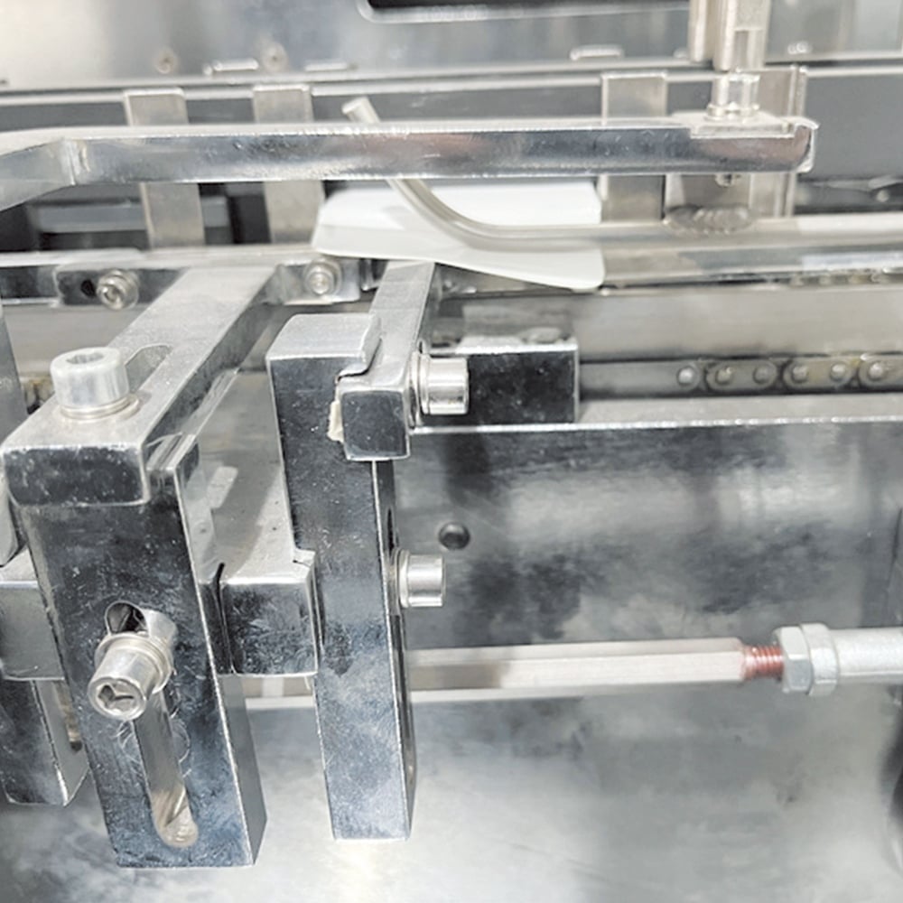 st 120 automatic sanitary napkin packing machine-11