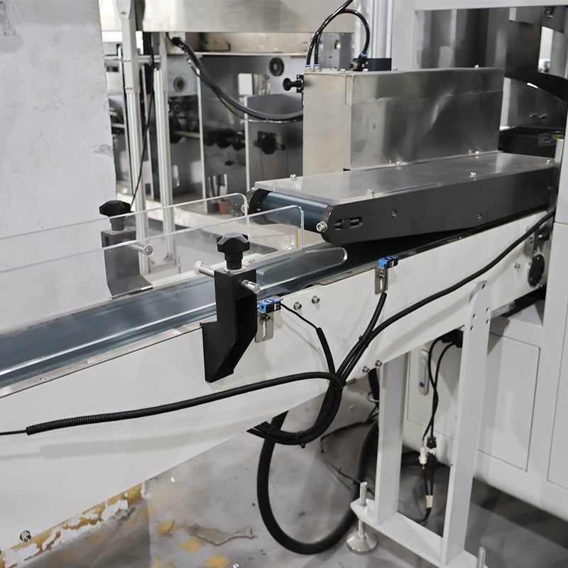 2、自动理料输送机构Automatic material feeding conveyor.JPG