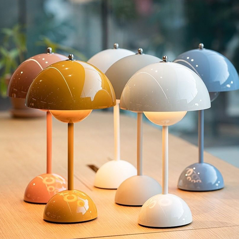 Northern Europe Mushroom USB Charging Touch Bud Desk Light Ambience Decorative Macaron Bedside LED Table Lamp factory