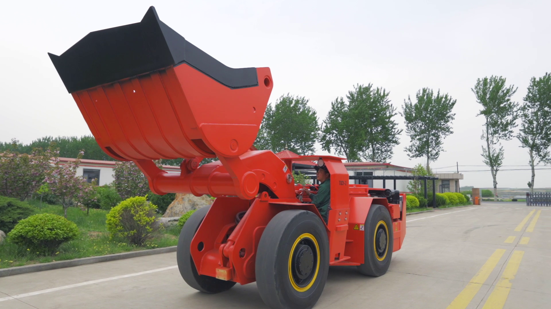TC-200 Yantai tuoxing 2m*3 Versatile Diesel Scooptram for Underground Mining CARGADORAS LHD manufacture