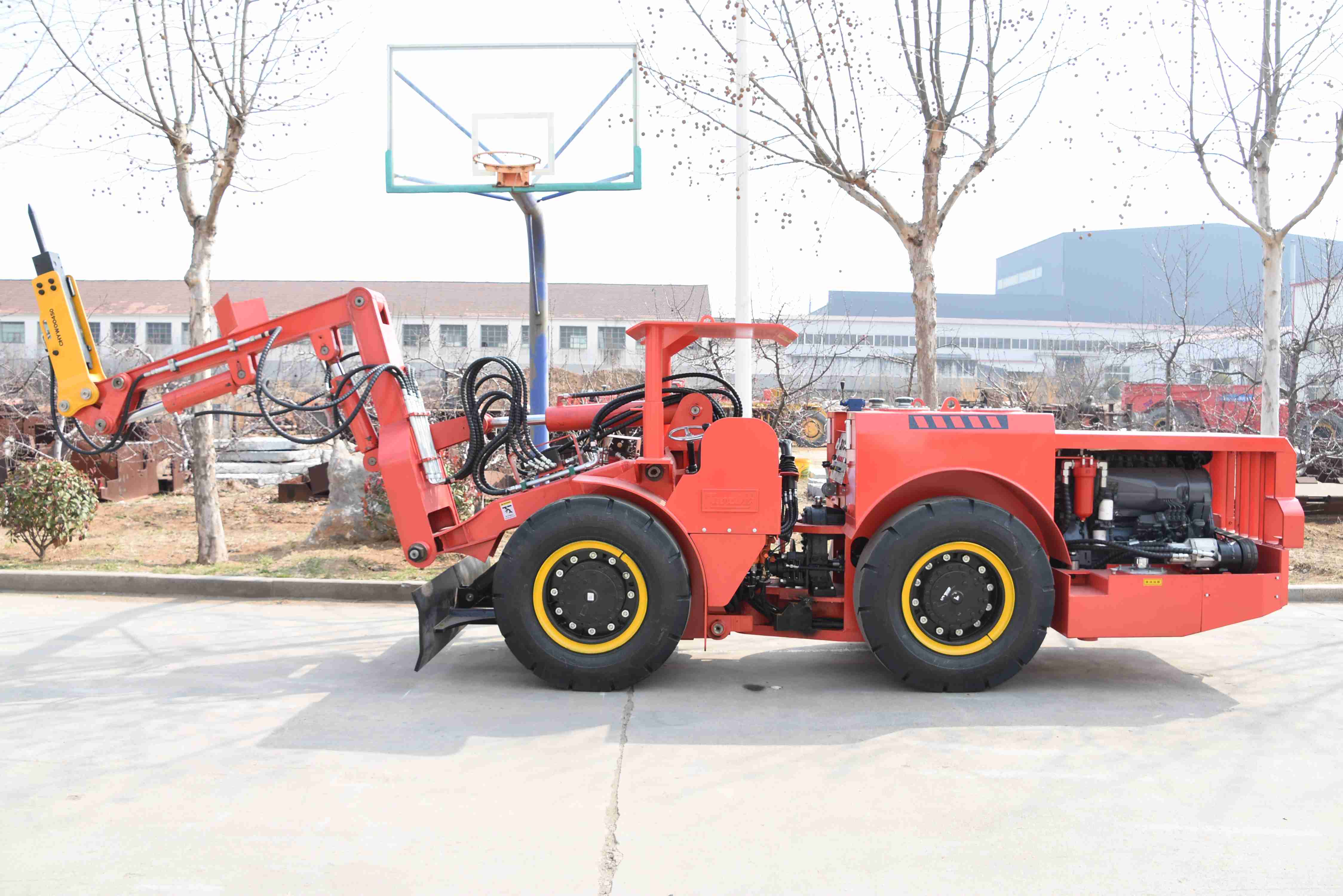 Shandong Tuoxing Tpx-104 Structure Of The Solid Widening underground Rock Crusher Stone Crushing Machine mining machinery factory