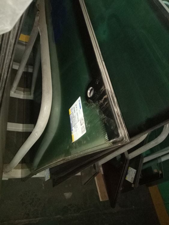 Excavator Cab Genuine Windshield Glass supplier
