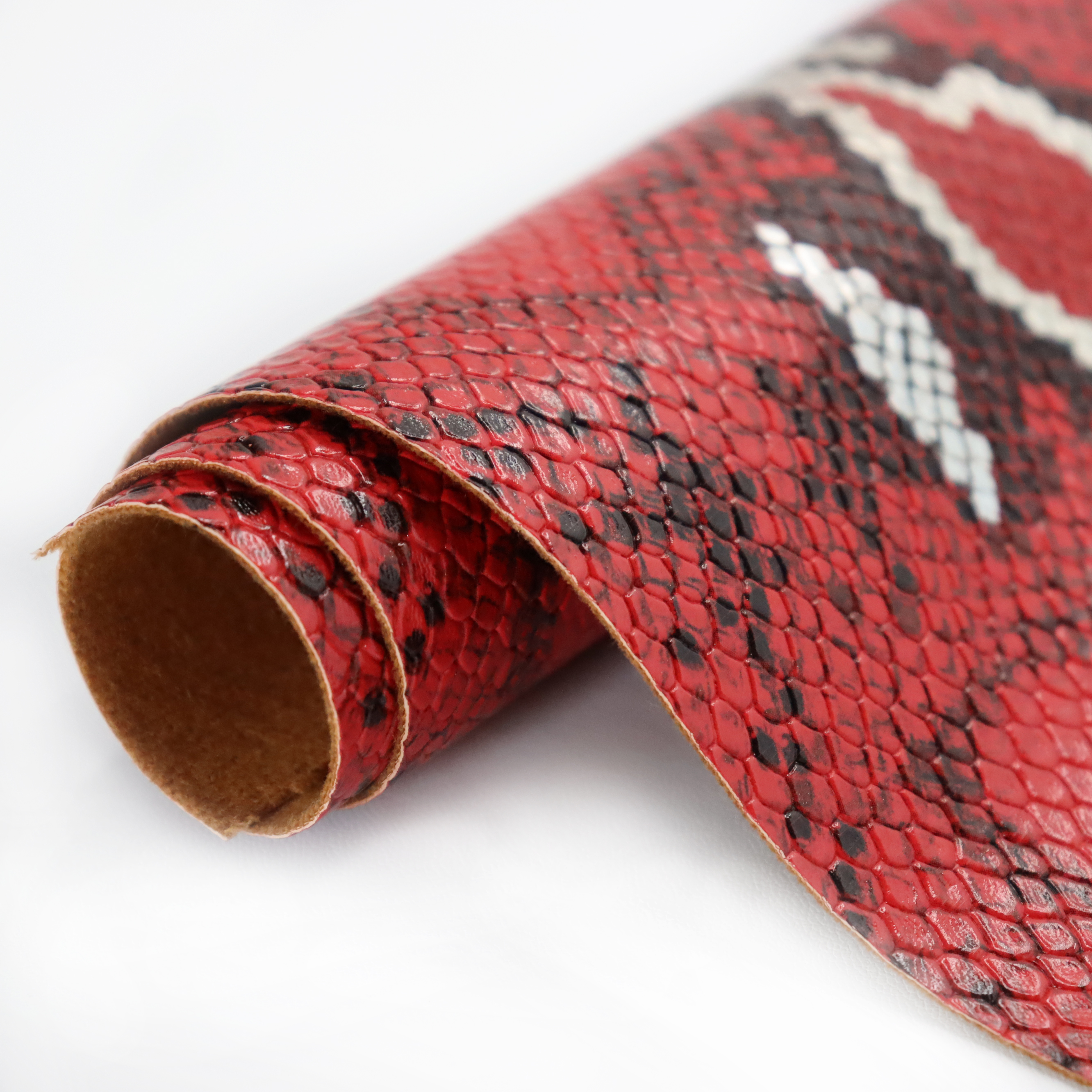 Premium Glossy PU Leather with Customizable Snake Skin and Animal Patterns for Clothing and Handbags factory