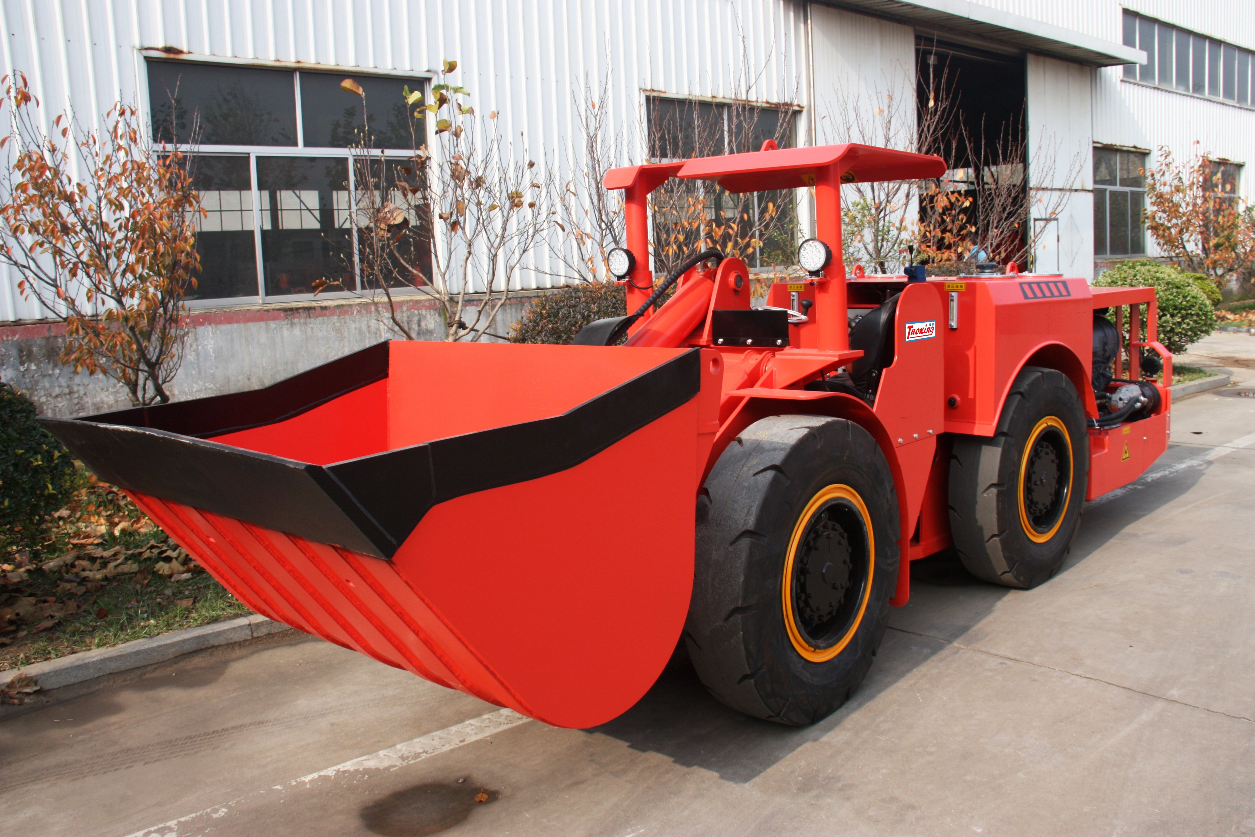 TuoXing China Made 10.00-10 Tire Loader TC-0.75 Articulated Scooptram factory