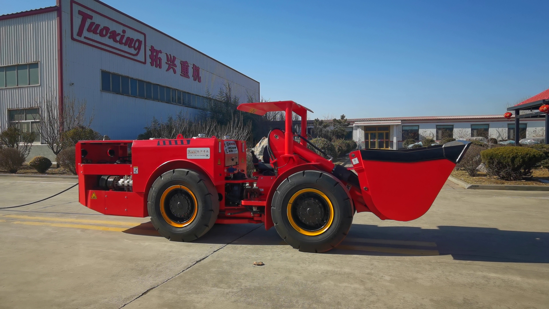 TC-100E Yantai tuoxing China 1Cbm Mining Underground Electric Scooptram With 2 Ton Bucket Capacity supplier