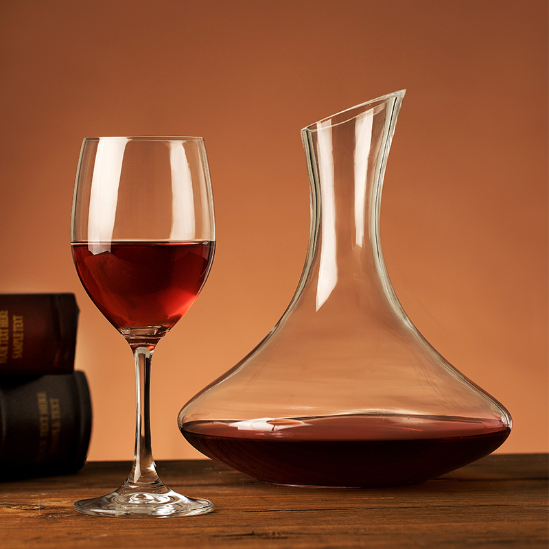 Freely Sample Wholesale 1500ml Classic Glass Decanter Clear Hand Blown Luxury Wine Decanter with Handle supplier