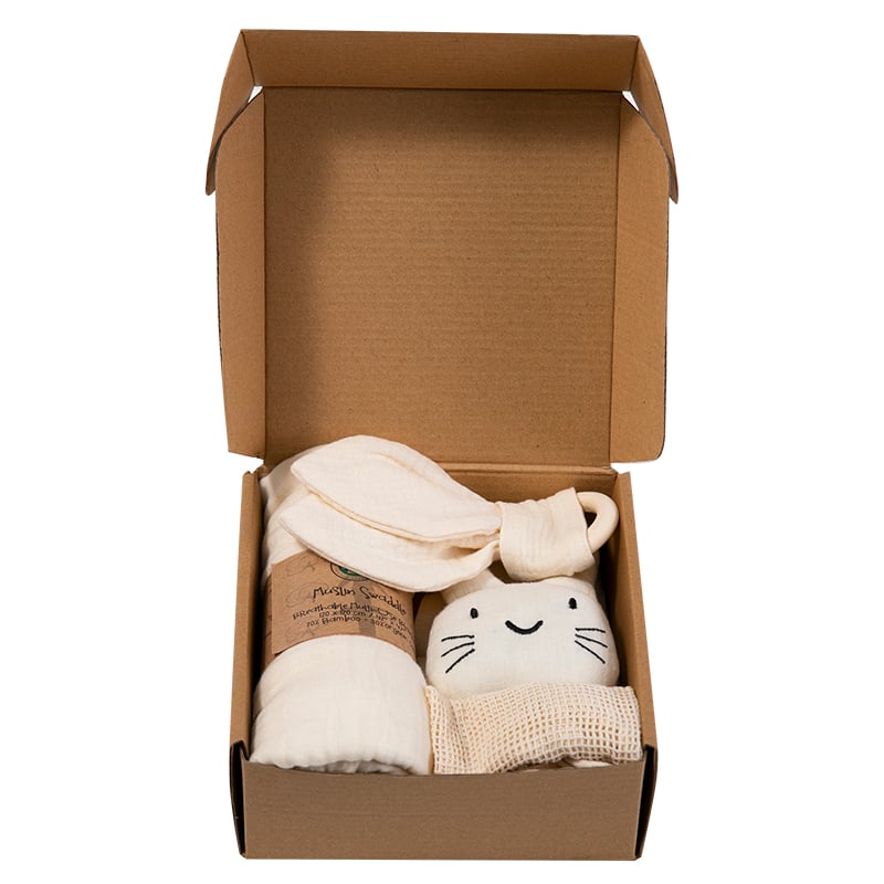 BSCI OEM Essentials Baby Gift Set for Newborn Baby /Gift Set with Baby Blanket Rattle bibs factory