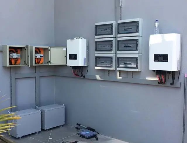 Deye On Grid Solar Inverters Three Phase String Inverter Low Voltage 50 Kw manufacture