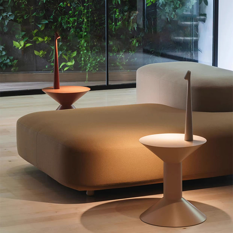 USB Charging Villa Reading Light Touch Control Multicolor Desk Lamp Hotel Decoration LED Table Light supplier