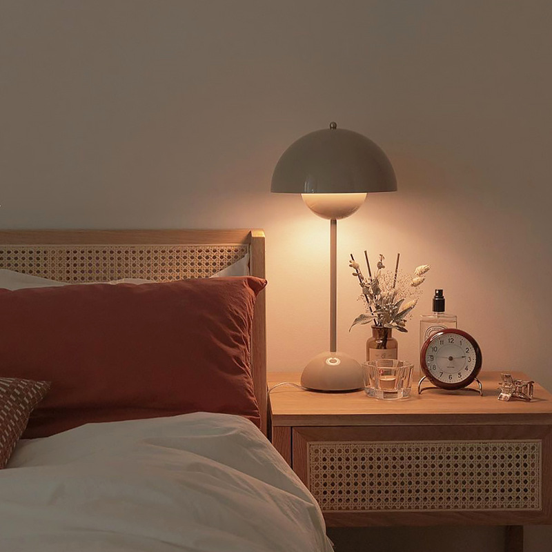 Northern Europe Mushroom USB Charging Touch Bud Desk Light Ambience Decorative Macaron Bedside LED Table Lamp details