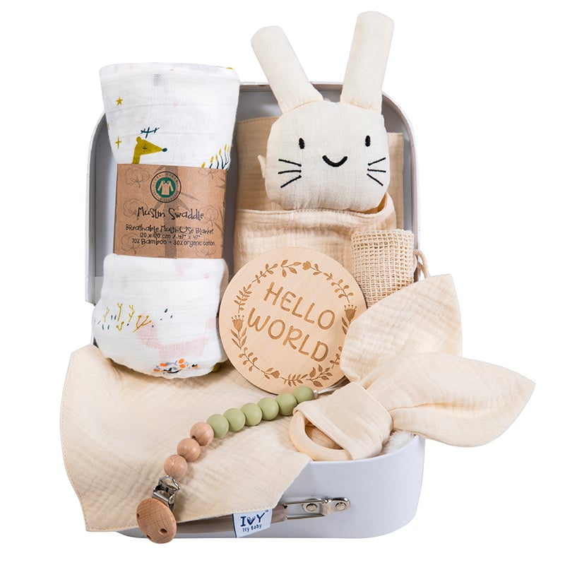 BSCI OEM Essentials Baby Gift Set for Newborn Baby /Gift Set with Baby Blanket Rattle bibs manufacture