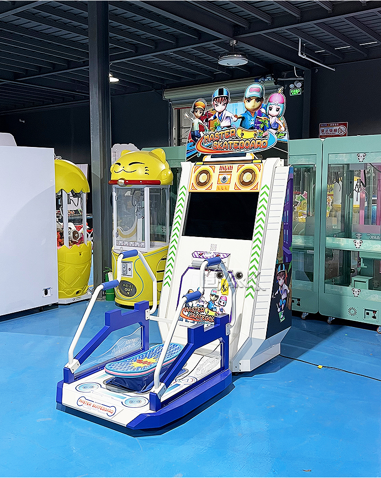 Amusement Game Park Indoor Electric Skating Sport Arcade Game Machine Master Skateboard Skiing Machine factory