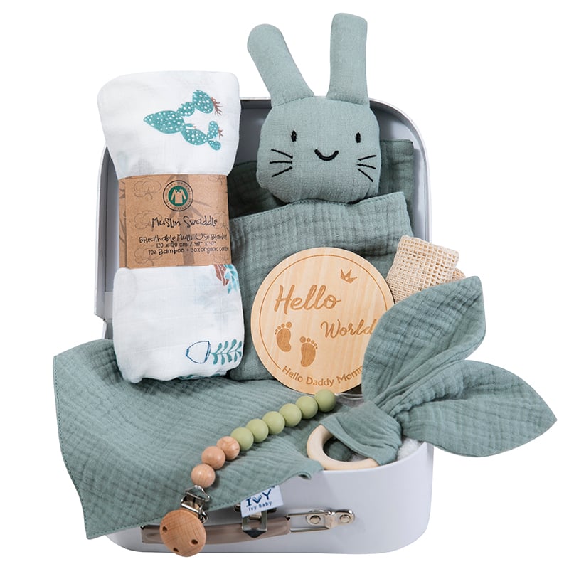 BSCI OEM Essentials Baby Gift Set for Newborn Baby /Gift Set with Baby Blanket Rattle bibs factory
