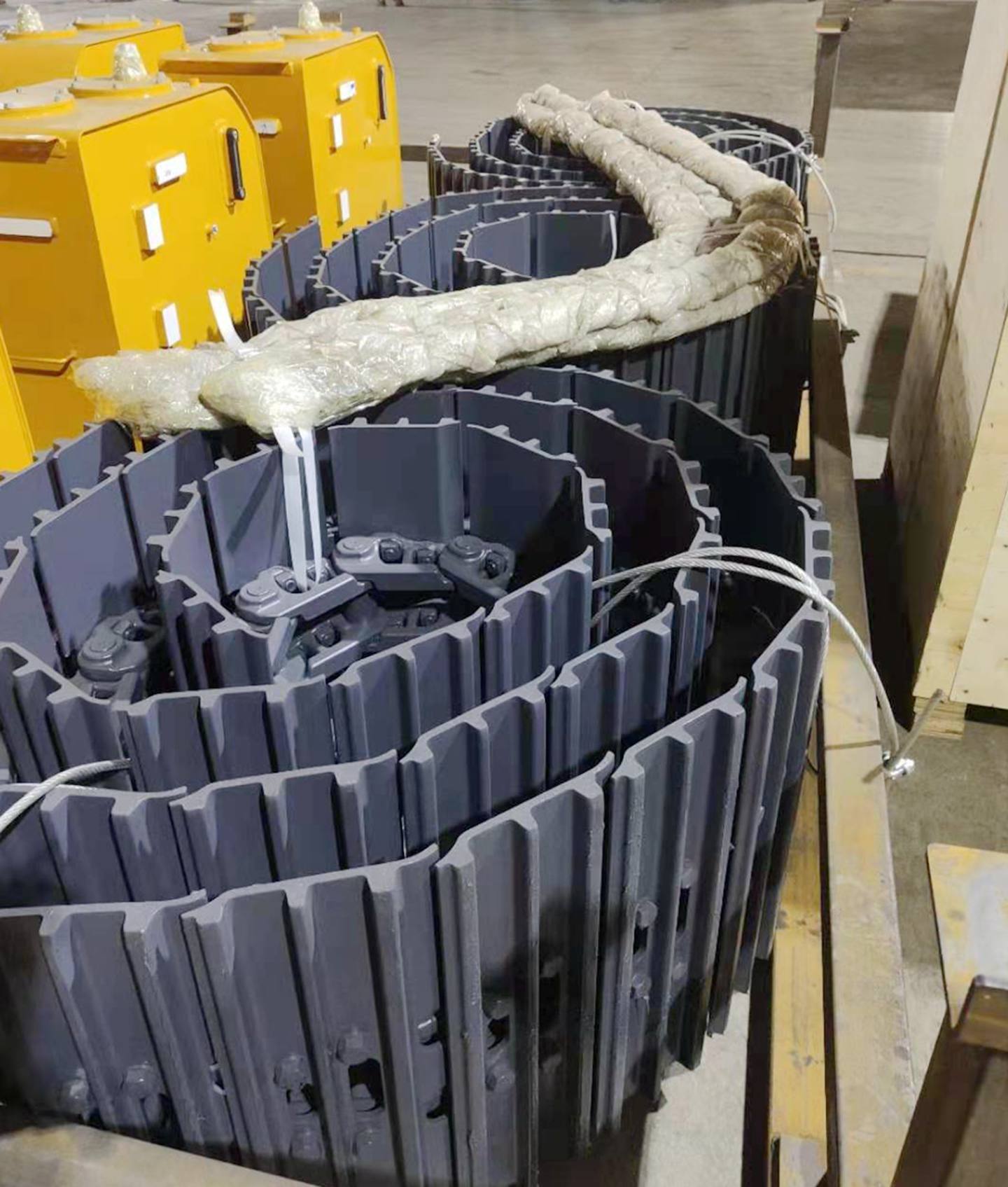 Excavator Chain ECU Shoe Spare Parts manufacture